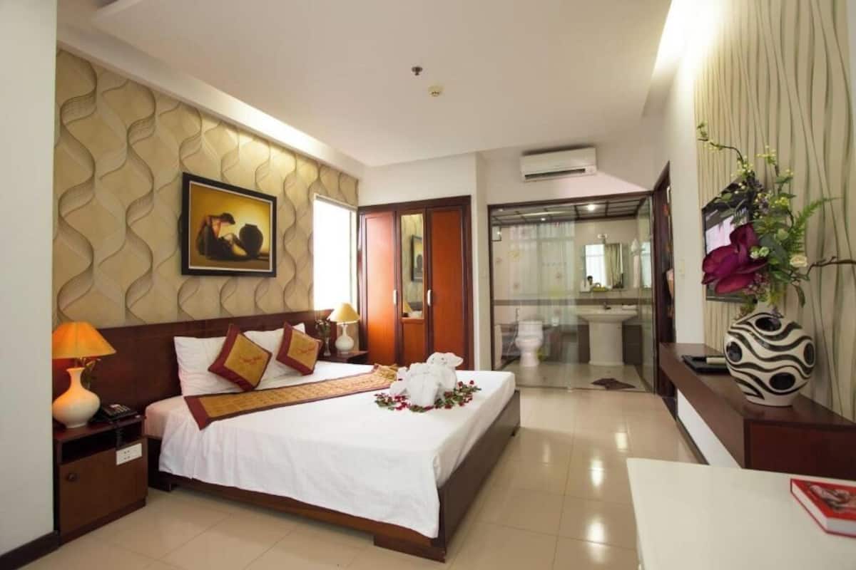 Junior Suite, Mountain View | Iron/ironing board, free WiFi