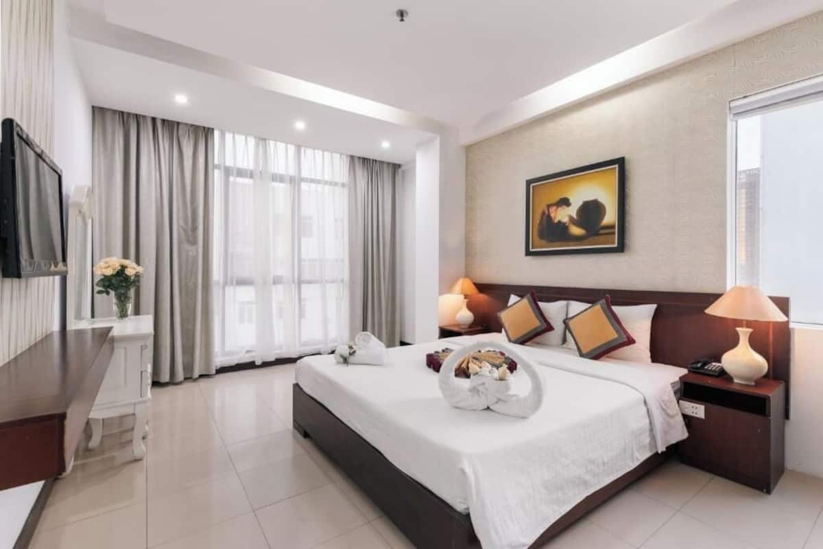 Deluxe Double Room, City View | Iron/ironing board, free WiFi