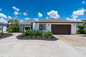 House, Multiple Beds (Seas The Day) | Exterior