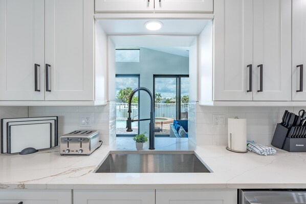 House, Multiple Beds (Seas The Day) | Interior