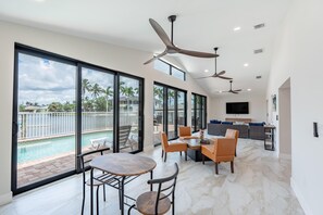 House, Multiple Beds (Seas The Day) | Dining