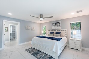 ハウス ベッド (複数台) (Easy Breezy Getaway) | 4 室のベッドルーム