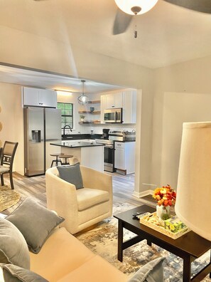 Interior - Cozy Ranch with exercise equipment room, AC (McDonald)