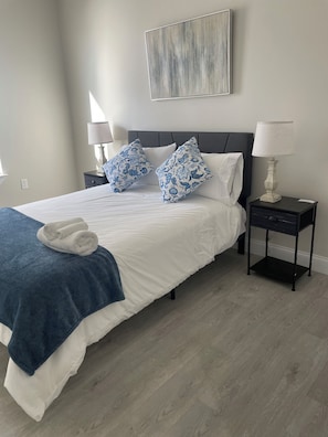 4 bedrooms, iron/ironing board, free WiFi, bed sheets - Cozy Ranch with exercise equipment room, AC (McDonald)