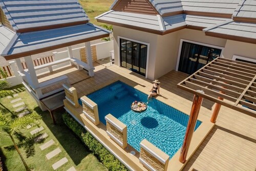 Pranburi Pool Villa: Mountain Views, Serene Escape, 5 Min to The Beach