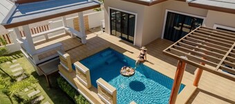 Pranburi Pool Villa: Mountain Views, Serene Escape, 5 Min to The Beach