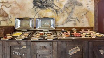 Morgenmadsbuffet hver dag (17 EUR pr. person)