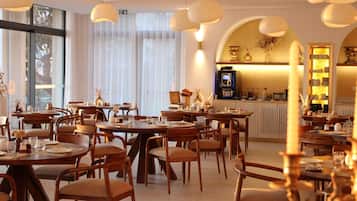 Dagelijks ontbijtbuffet (toeslag)
