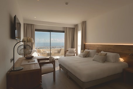 Ropa de cama de alta calidad, colchones con efecto memoria y minibar . Best Western Premier A Storia Solenzara