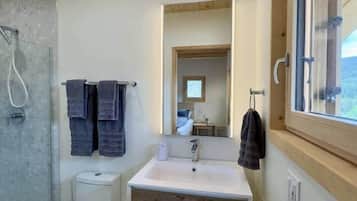 Douche, serviettes fournies