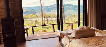 Charming and sustainable cottage in fabulous Monte Belo do Sul, RS.