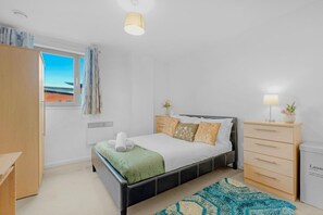 2 makuuhuonetta, silitysrauta/-lauta, internet, vuodevaatteet