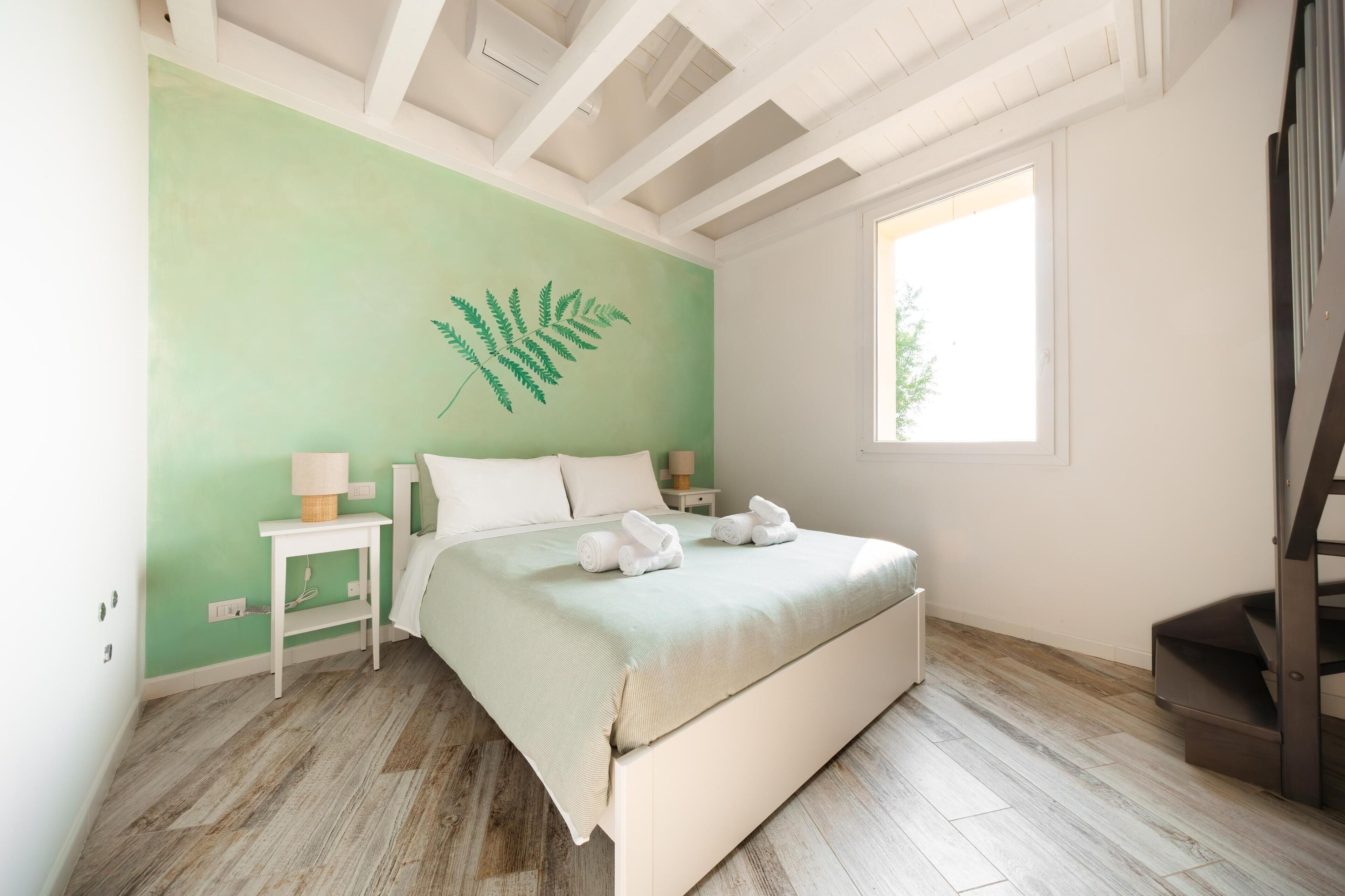 Deluxe Duplex | Free WiFi, bed sheets