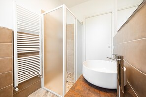 Comfort Duplex, Garden View | Bathroom - Locanda L'orangerie (Crespellano)