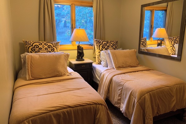 3 bedrooms, iron/ironing board, travel crib, free WiFi