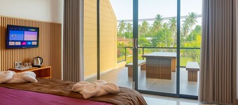 Spacious 5-Bedroom Villa in Banyuwangi with Stunning Mountain Views