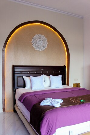 5 habitaciones, tabla de planchar con plancha, wifi y ropa de cama 