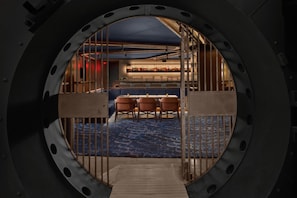 2 bars/lounges, rooftop bar - The Waymark Chattanooga, Tapestry Collection By Hilton (Chattanooga)