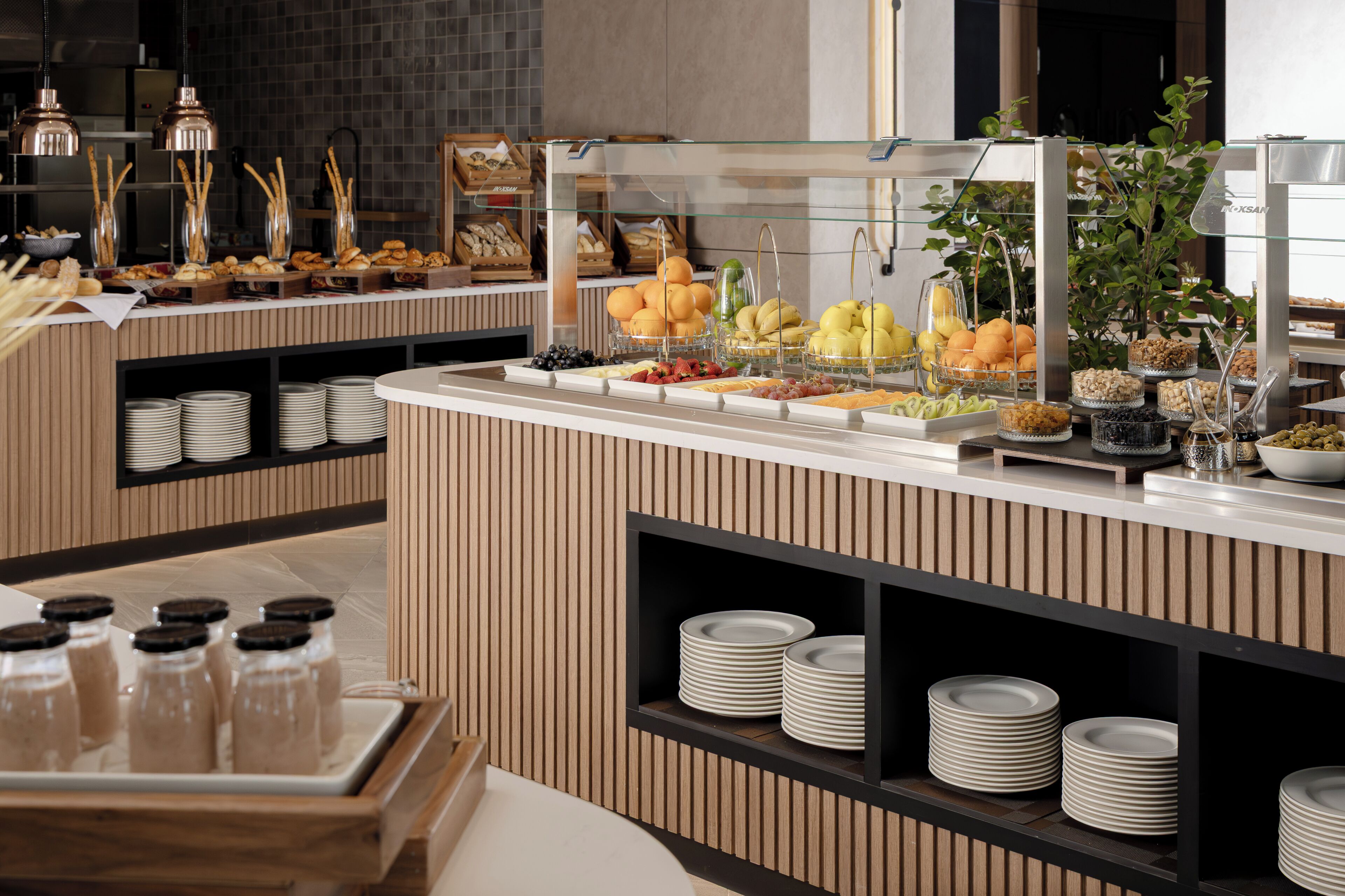 Colazione a buffet a pagamento, servita tutte le mattine 