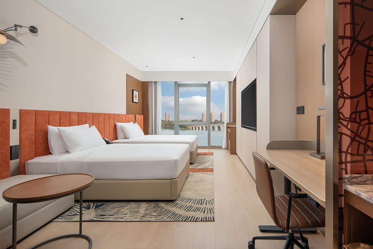 Room, 2 Twin Beds, Lake View | Premium bedding, down comforters, pillowtop beds, free minibar items