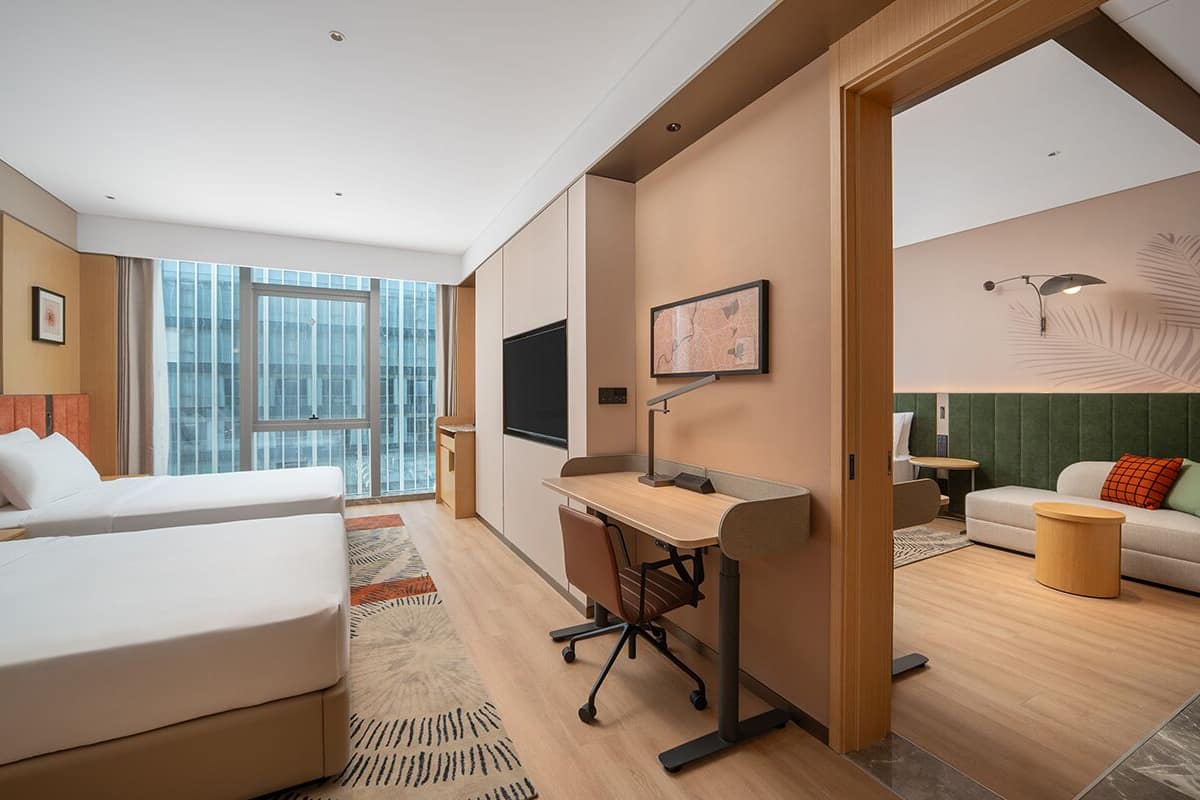 Room, 1 King Bed | Premium bedding, down comforters, pillowtop beds, free minibar items