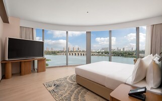 Premium Suite, 1 King Bed