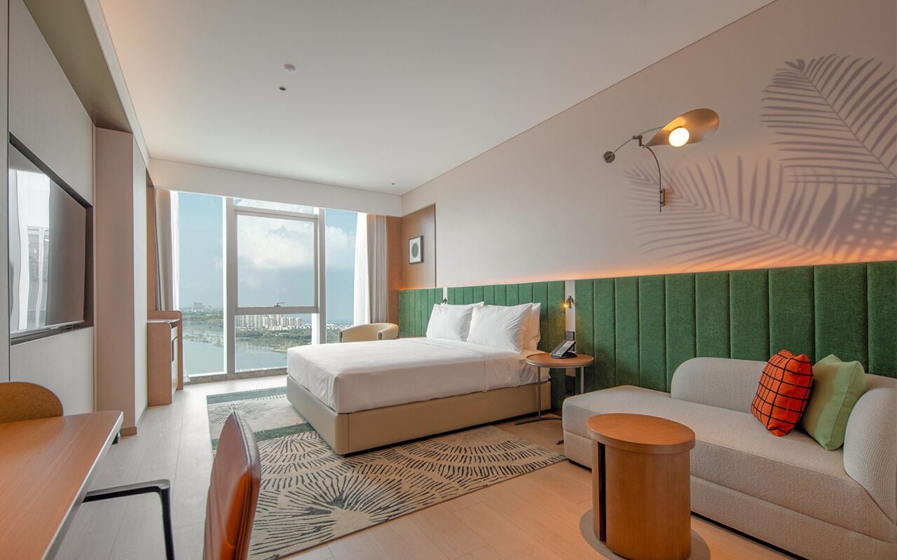 Room, 1 King Bed, Lake View