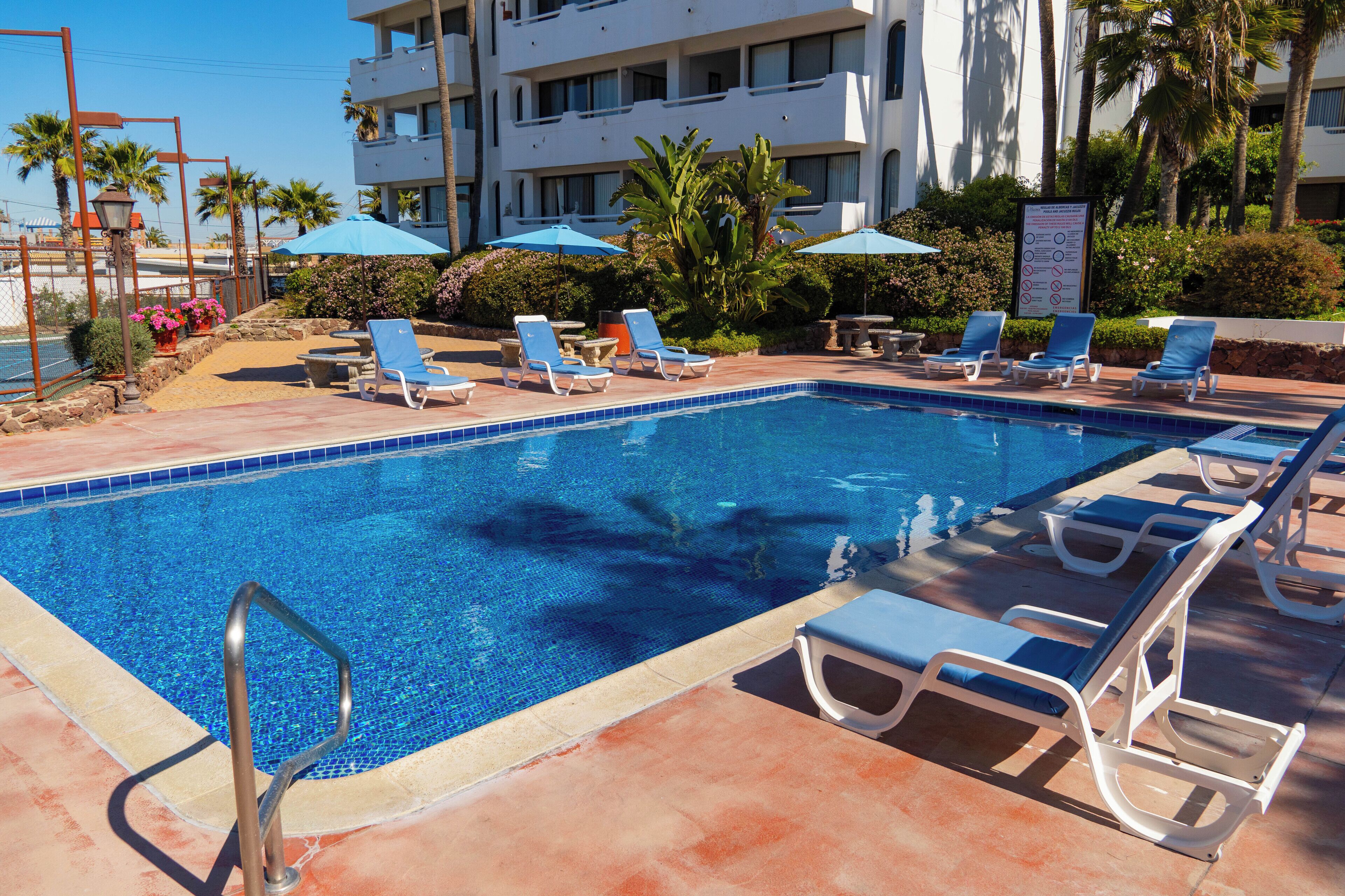 3 piscinas al aire libre