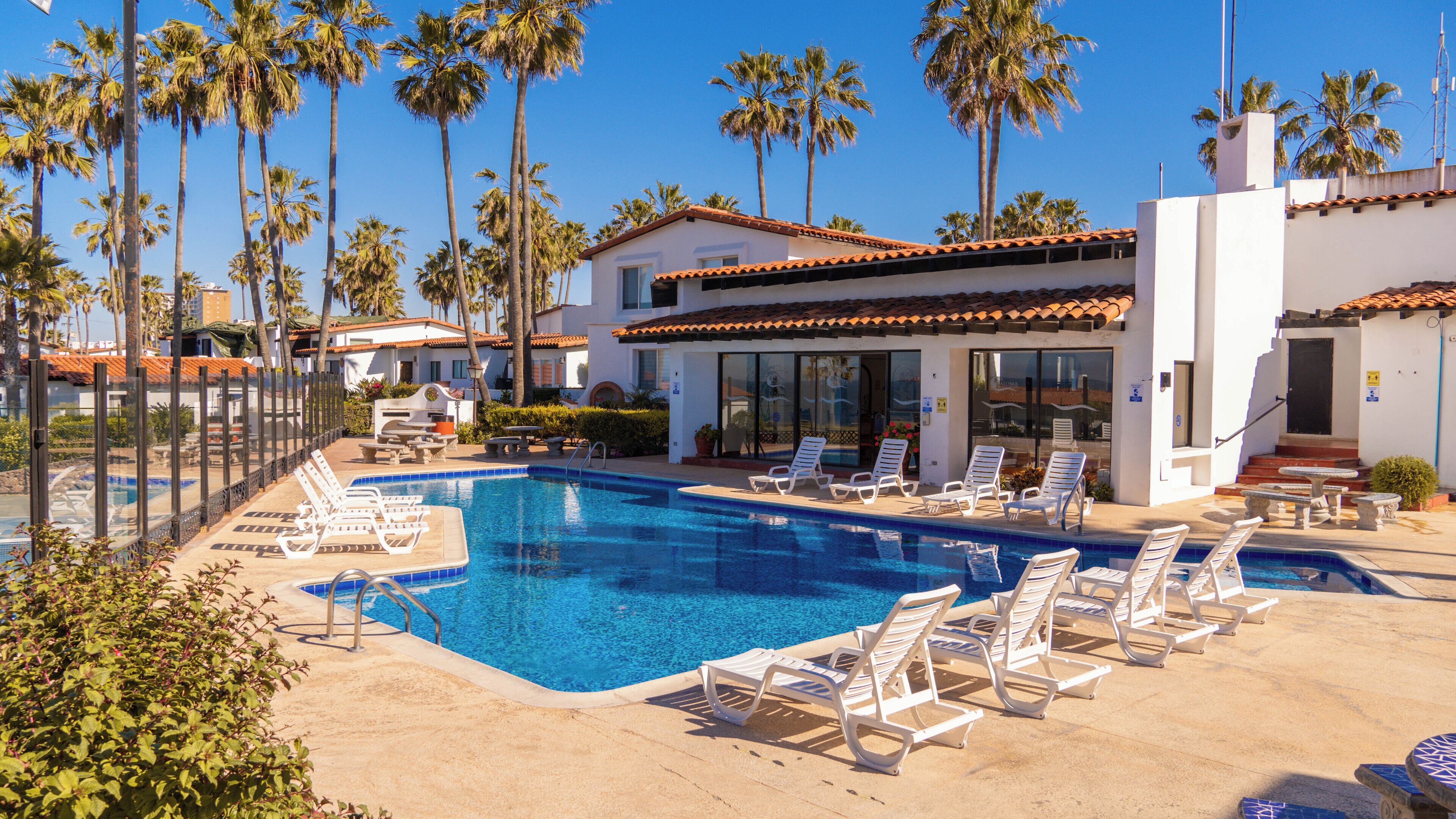 Condo familiar, vista al mar | Wifi gratis 