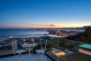 Outdoor dining - Villa Naaria with Pool (Podstrana)