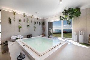 Spa - Villa Naaria with Pool (Podstrana)