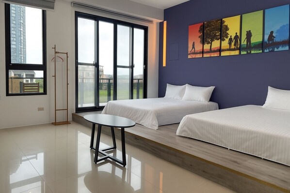Standard Quadruple Room, Balcony, Lake View | Wi-fi percuma 