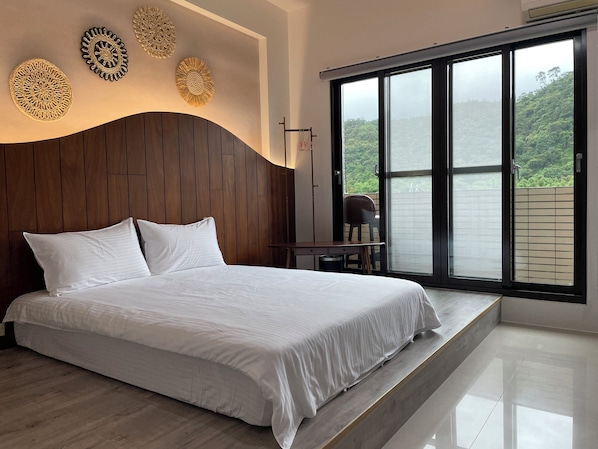 Standard Double Room, Balcony, Mountain View