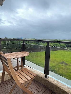 Standard Quadruple Room, Balcony, Lake View