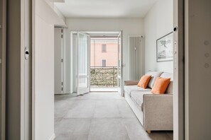 Smart TV - Large Central Apartment Milan’s Navigli – 5 Gu... (Milano)