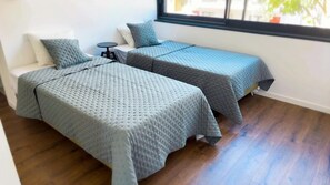 2 bedrooms, iron/ironing board, Internet