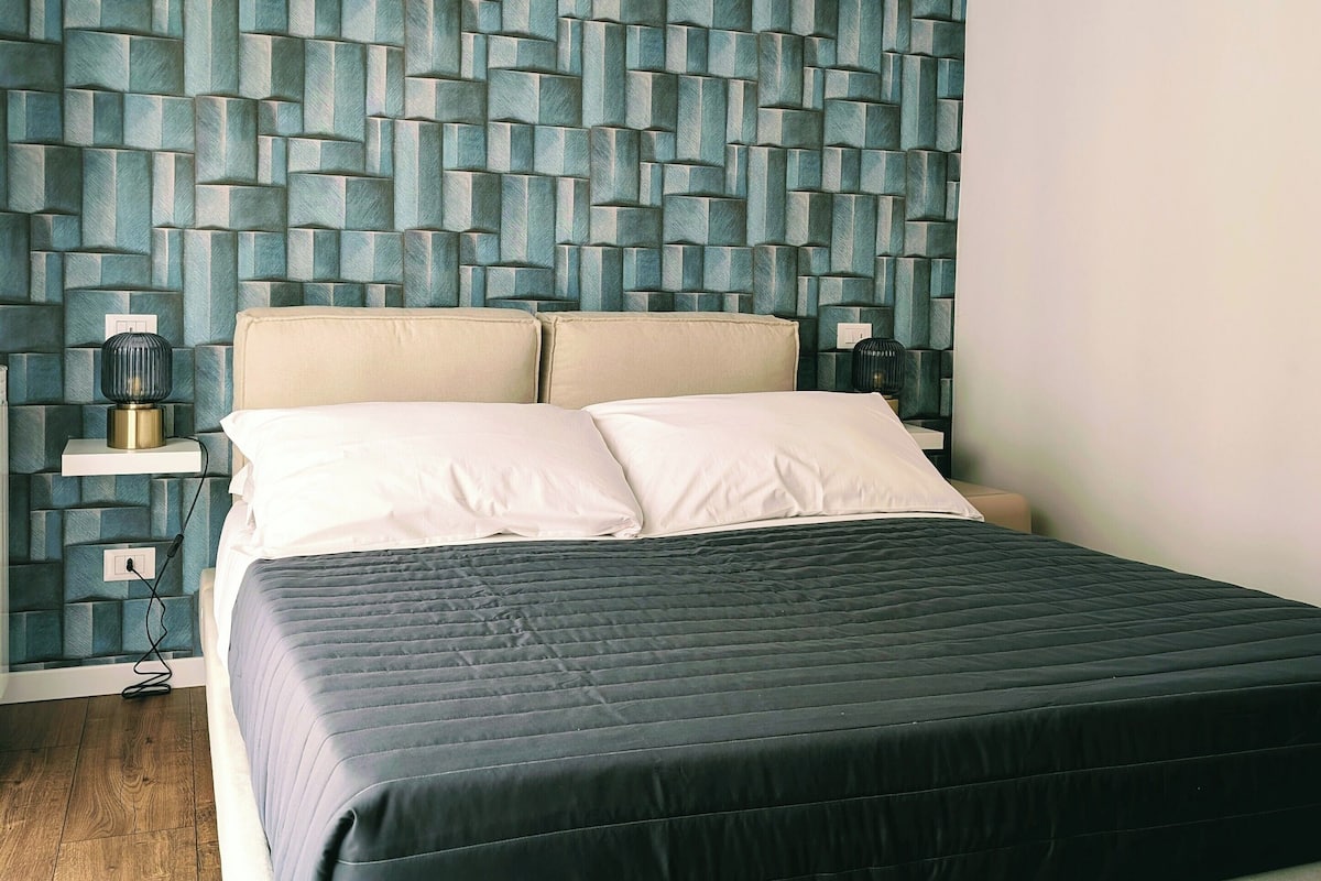 Deluxe Double Room, Balcony, City View | In-room safe, blackout drapes, free WiFi