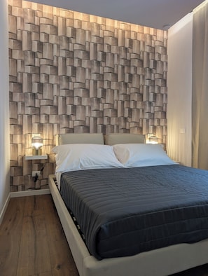 Deluxe Room, City View | In-room safe, blackout drapes, free WiFi