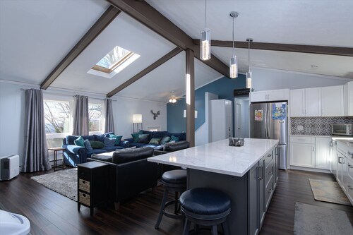 Secluded 4BR Wilmington Retreat. Near trail head.