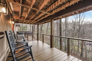 Terrace/patio - Upscale 5BR Mtn Lodge w/ 2 Game Rms, Hot Tub & Fire Pit. A+ Location (Sevierville)