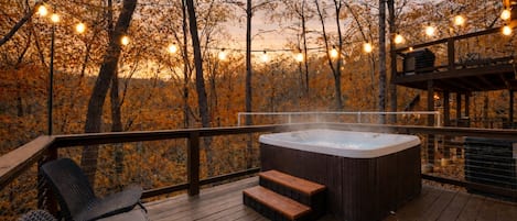 Tina de hidromasaje al aire libre