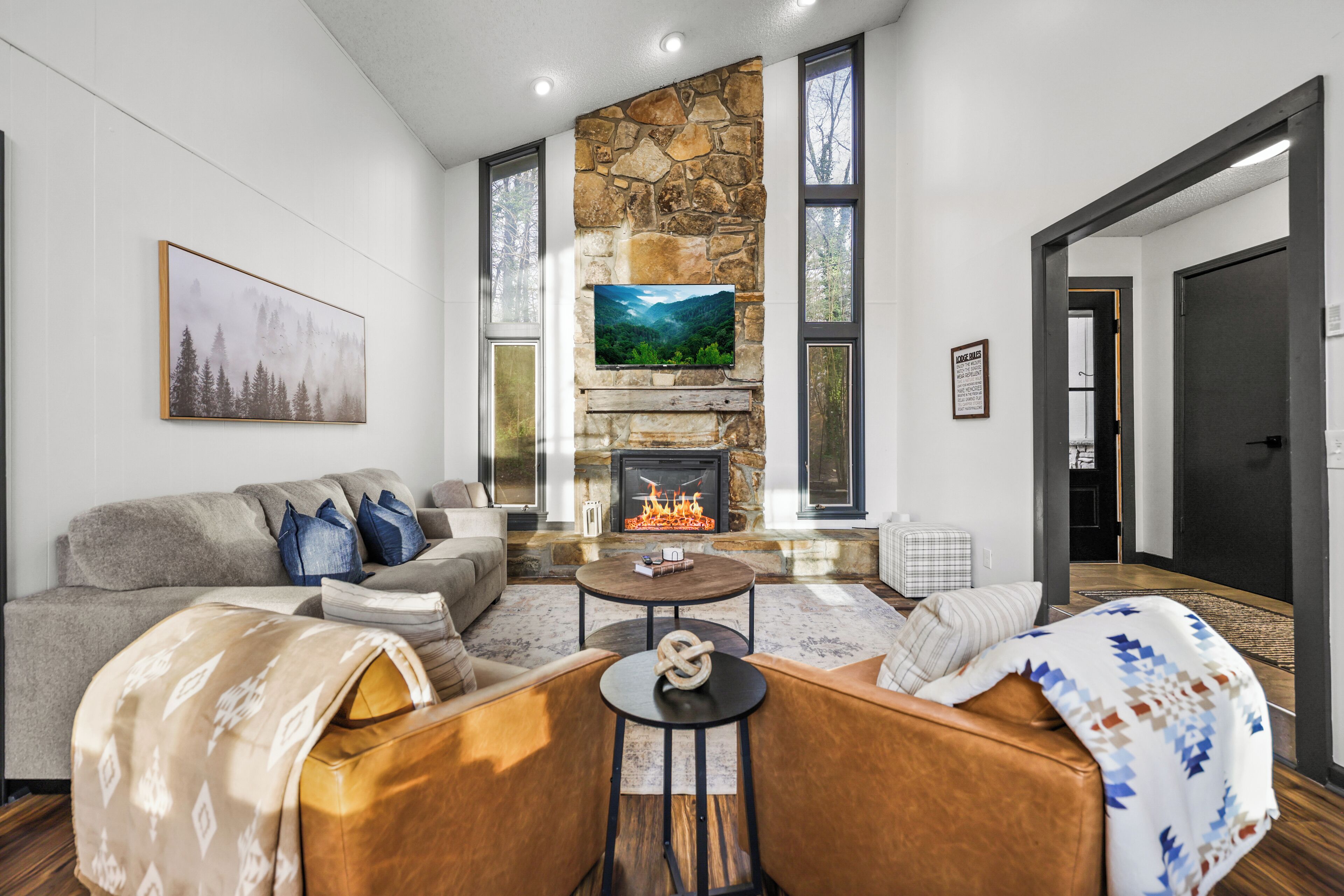 Smart-TV, Kamin, Videospiele, Tischfußball