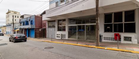 Basic Apartment | Exterior