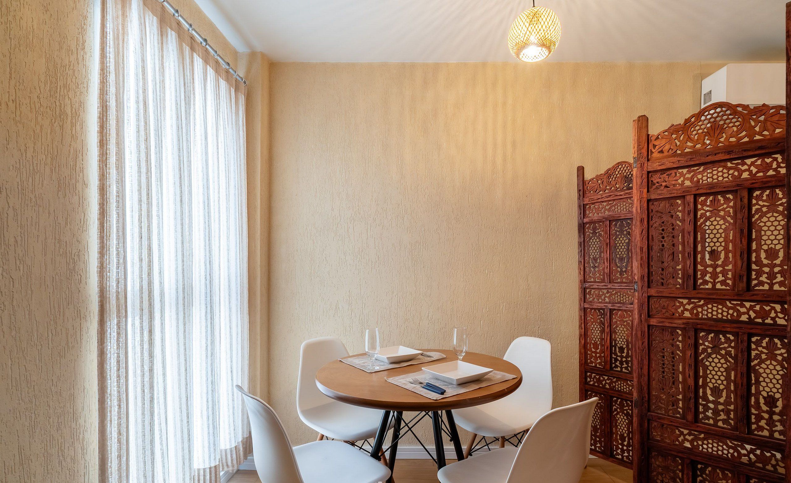 Basic Apartment | Dining
