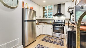 Coffee/tea maker, fridge, microwave, stovetop - Pet-Friendly Cottage, 2 Mi to Saugatuck Falls (Redding)
