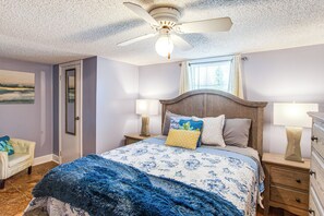 Iron/ironing board, Internet, bed sheets