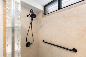 Apartment, Mehrere Betten (Keauhou Punahele#B-202) | Badezimmer