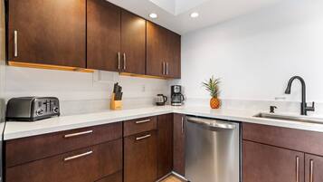 Condo, Multiple Beds (Keauhou Punahele#B-202) | Private kitchen