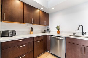 Condo, Multiple Beds (Keauhou Punahele#B-202) | Private kitchen