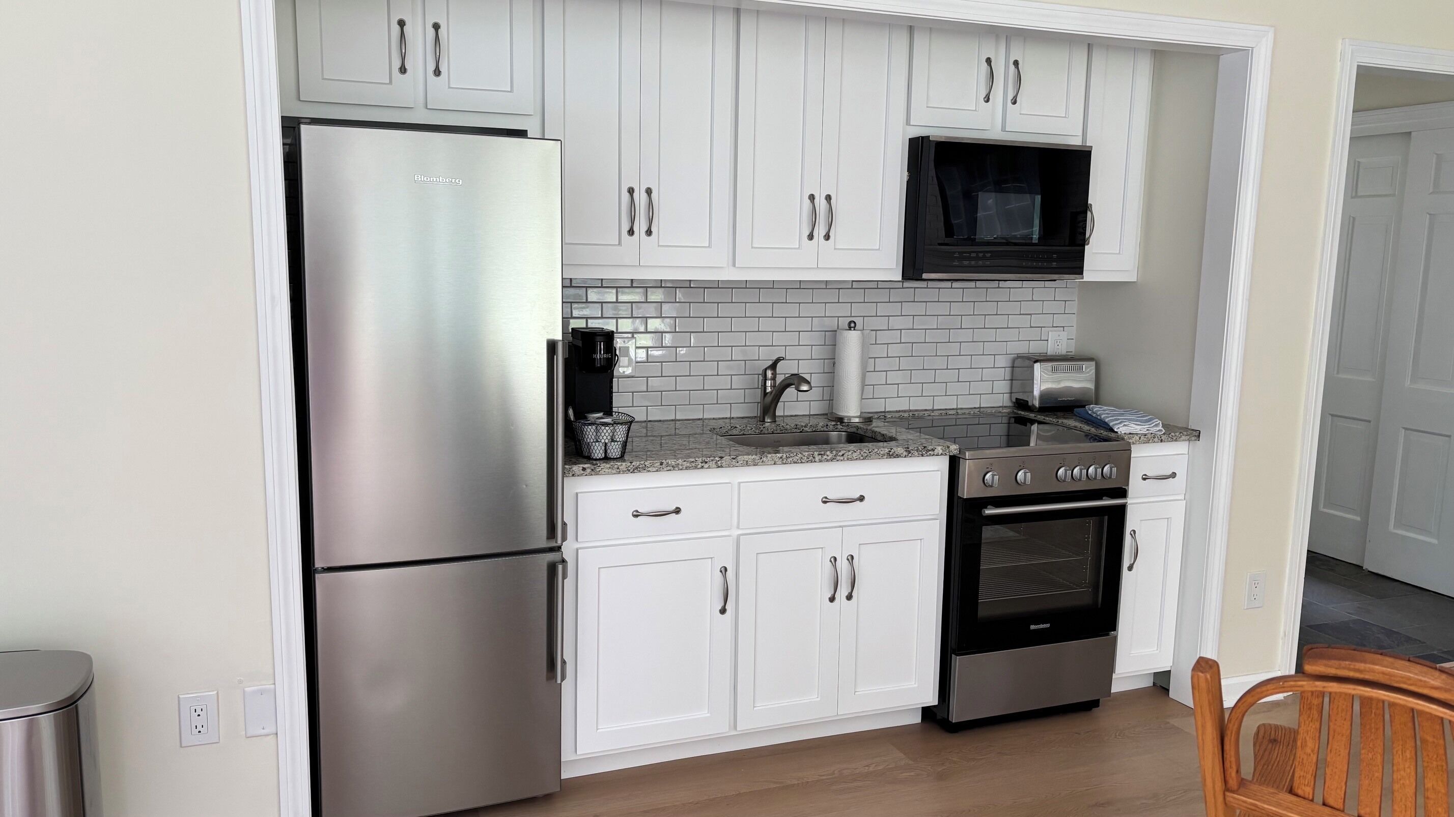 Coffee/tea maker, microwave, oven, stovetop